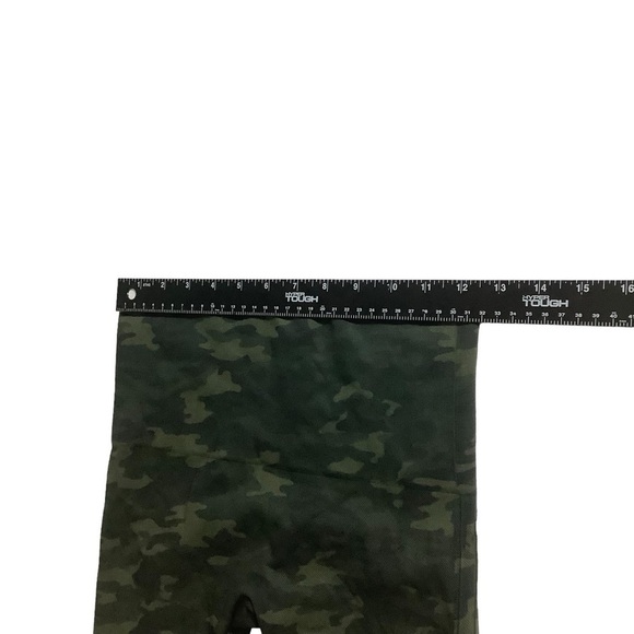SPANX Green Camo Look At Me Now Leggings Size Medium - Picture 5 of 7